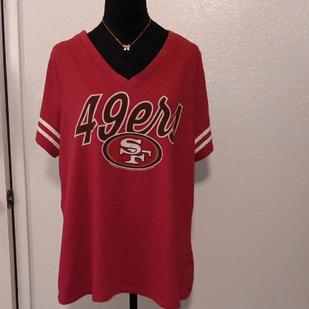 49ers Women's Preloved Red V-Neck Short Sleeve Tee XXl Good Used Condition.